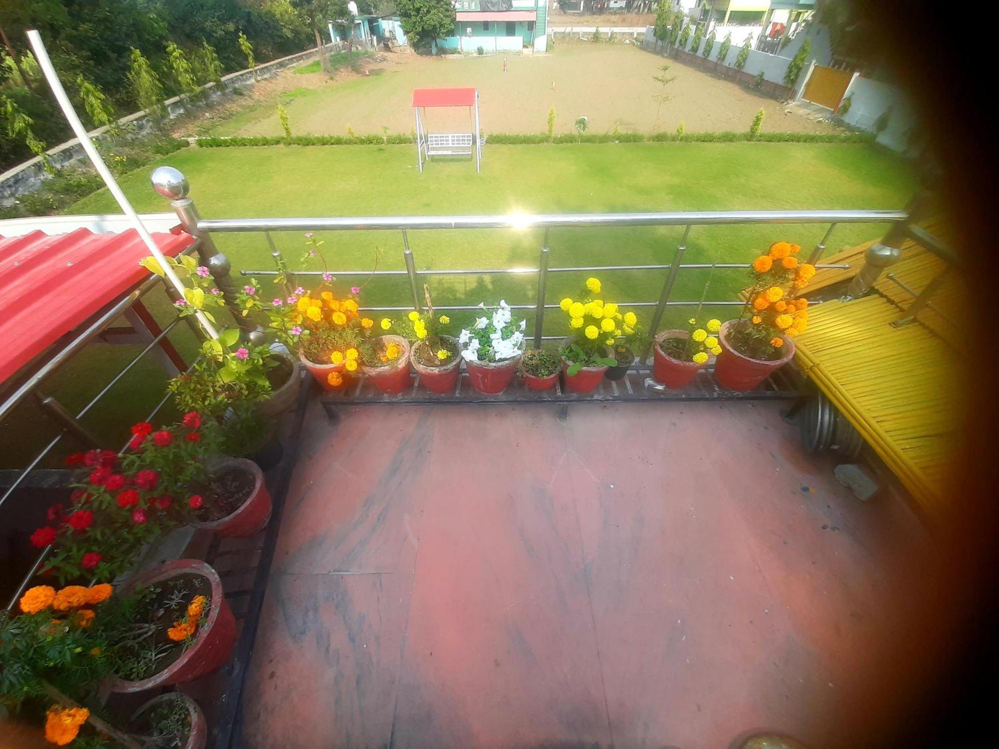 Nandini Homestay Dehradun Extérieur photo
