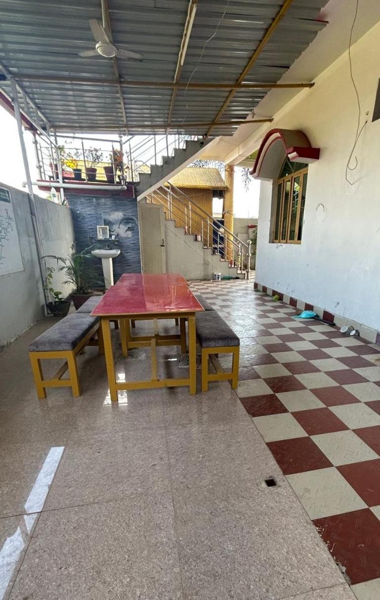 Nandini Homestay Dehradun Extérieur photo